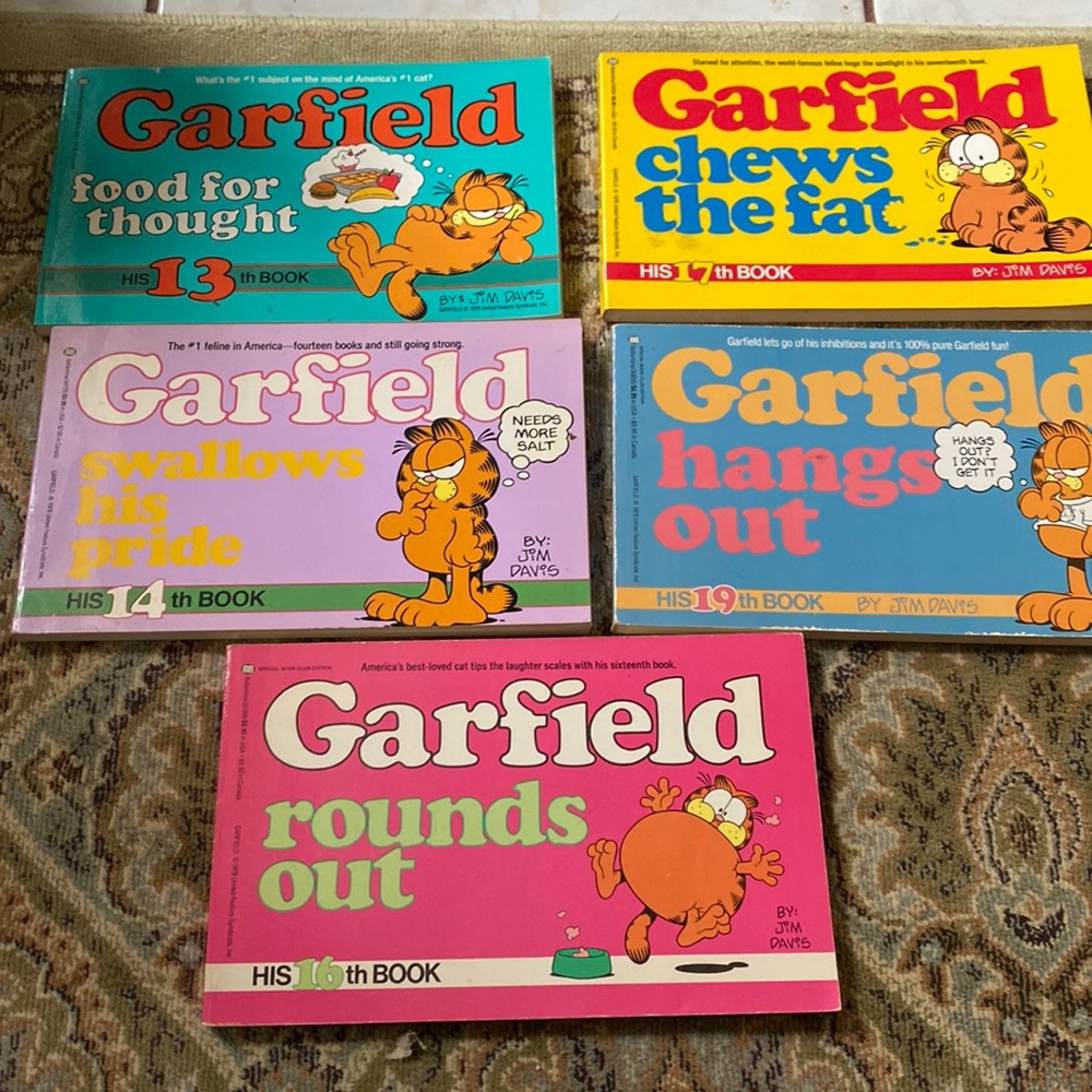 Vintage 1970s, lots of five Garfield books